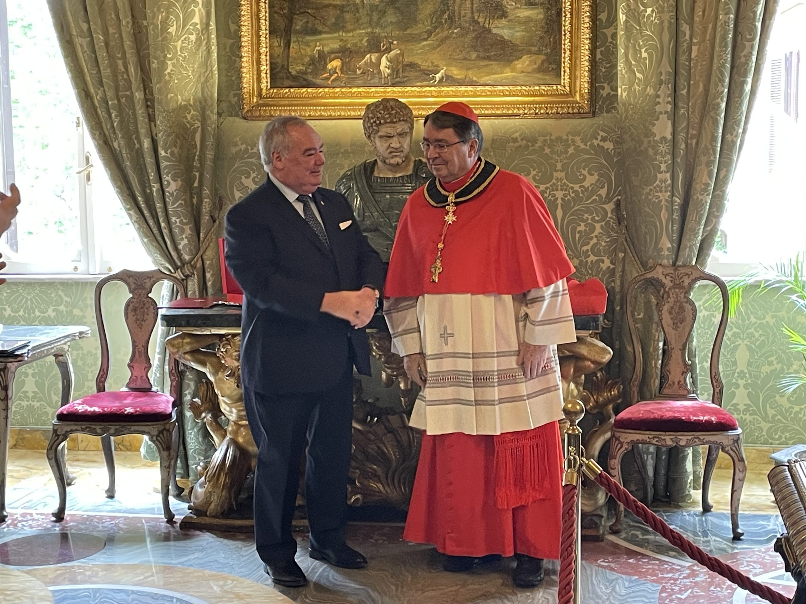 Le cardinal Christophe Louis Yves Georges Pierre, Bailli Grand-croix d’honneur et de dévotion de l’Ordre de Malte